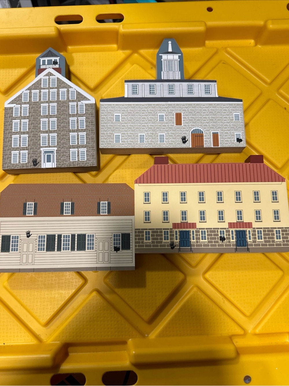 The Cat’s Meow Villages Shaker Village Series - 1995 - Set Of 4 Buildings